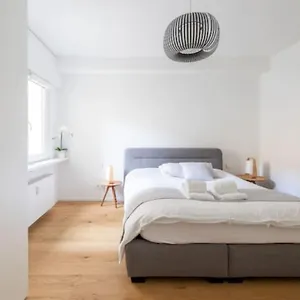 Wonderful Two Bedroom At Limpertsberg With Parking, Near Tram Apartment Luxemburg